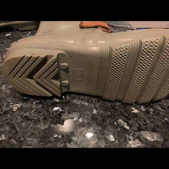 BCBG Boots - Picture 4 of 5